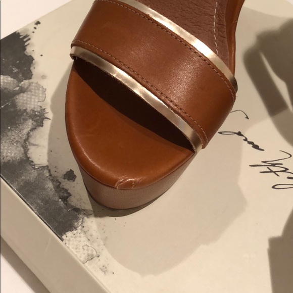 Elizabeth and James wedge - Picture 2 of 4